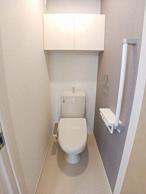 物件内観写真8　(トイレ)