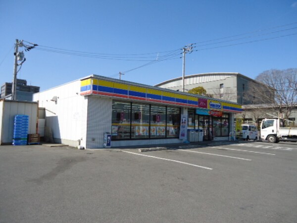 ミニストップ県立図書館前店（579ｍ）