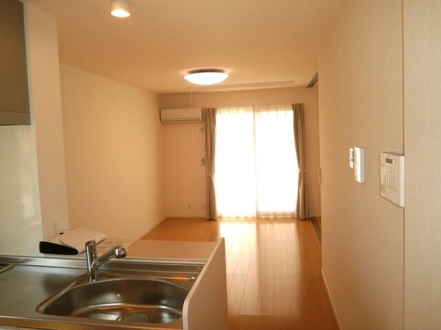 物件内観写真3　(対面キッチン)