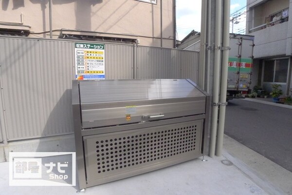 建物設備(敷地内ごみ置き場)