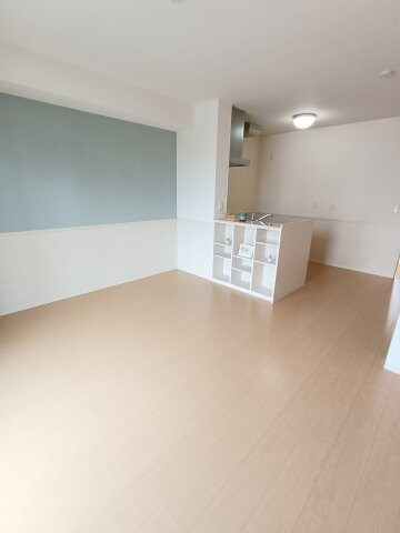 物件内観写真8　(ＬＤＫ１２．８帖)