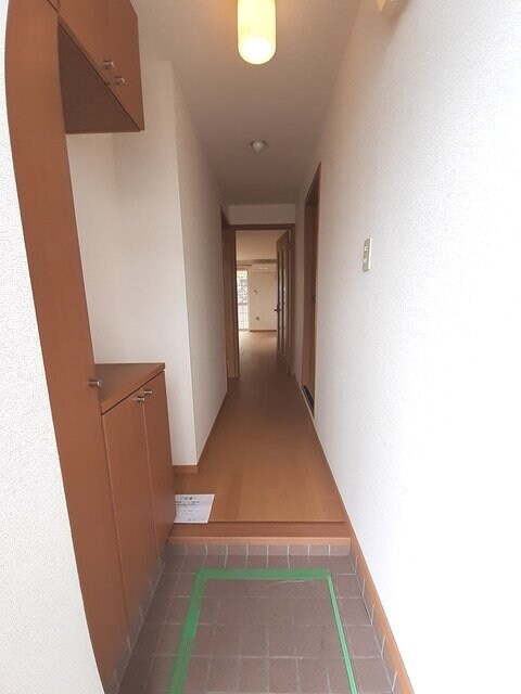 物件内観写真18　(玄関)