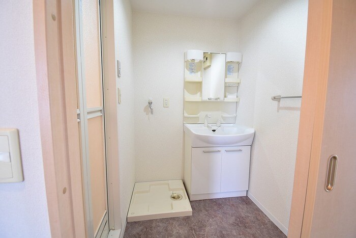 物件内観写真7　(洗面室)