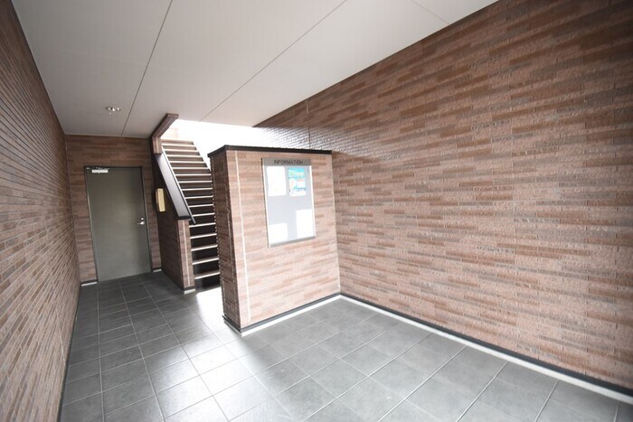 物件外観写真4　(ロビー)