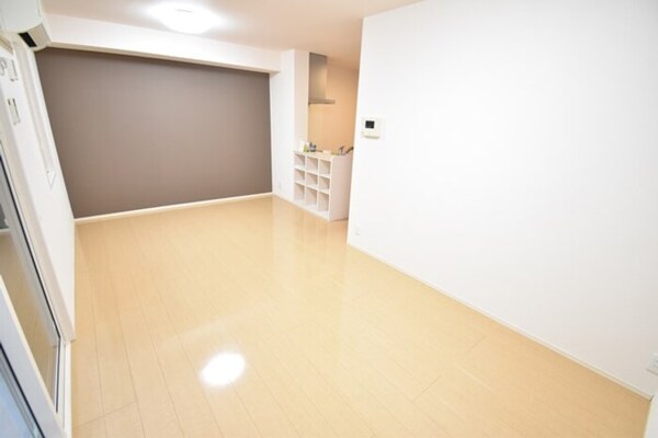 居室(ＬＤＫ１３．８帖)