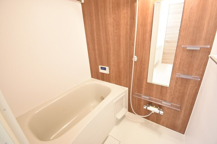 物件内観写真5　(ユニットバス（追い焚き機能付き）)