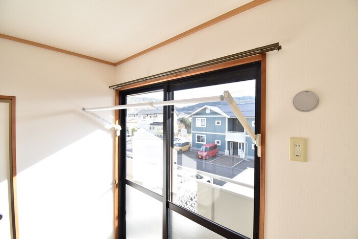 物件内観写真13　(室内物干し)