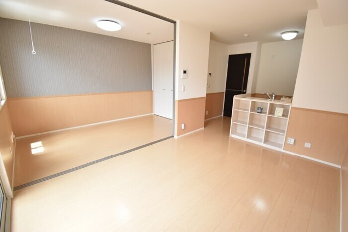 物件内観写真2　(ＬＤＫ１０．１帖～洋室５帖)