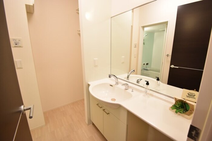 物件内観写真6　(洗髪洗面化粧台)