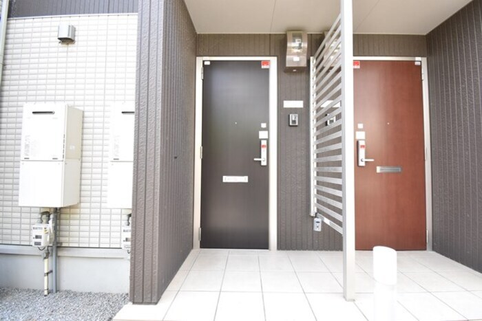 物件内観写真17　(玄関)