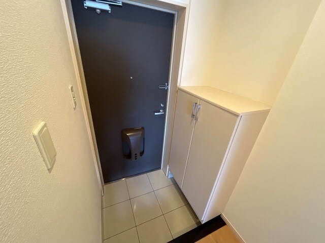 物件内観写真11　(玄関)