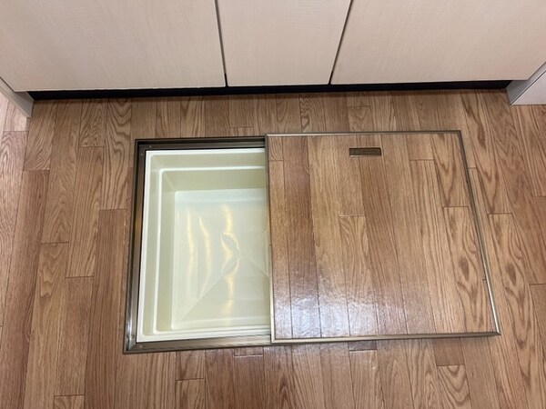 収納(床下収納)