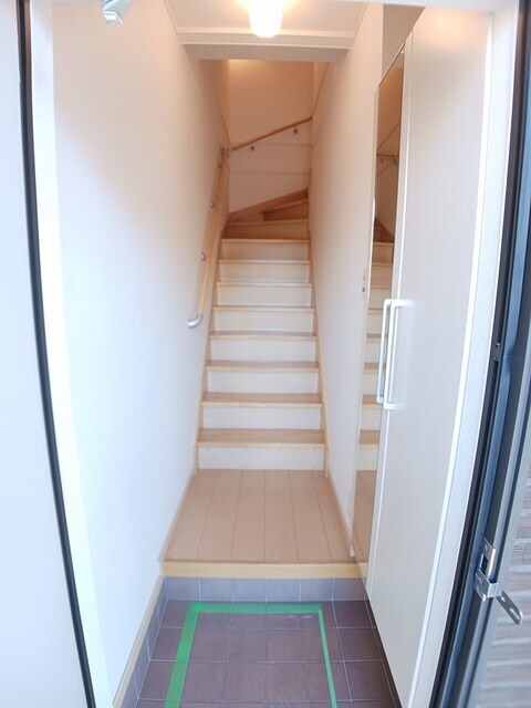 物件内観写真10　(玄関)