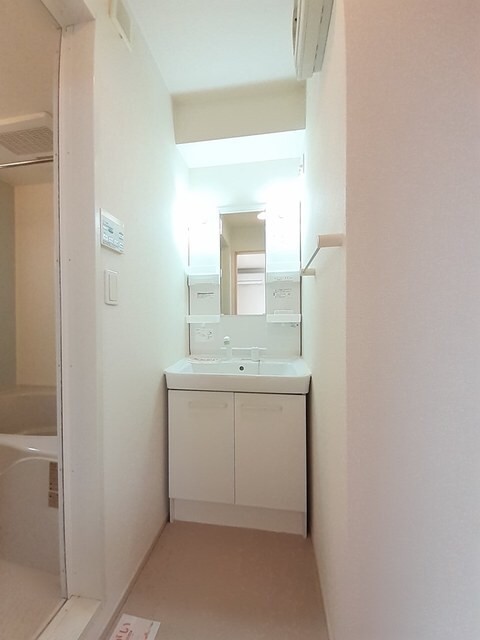 物件内観写真6　(洗面所)