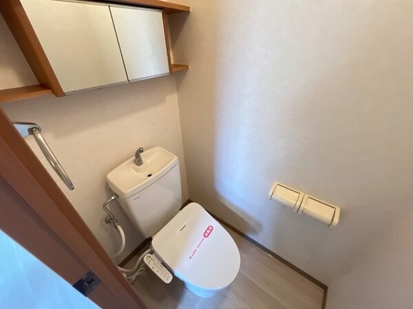 トイレ(シャワー付トイレ)