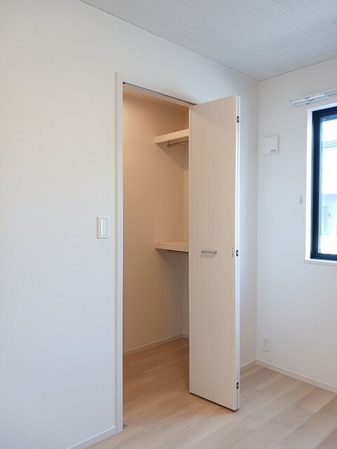 物件内観写真10　(収納)