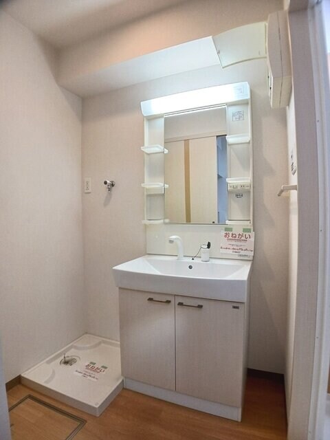 物件内観写真7　(洗面所)