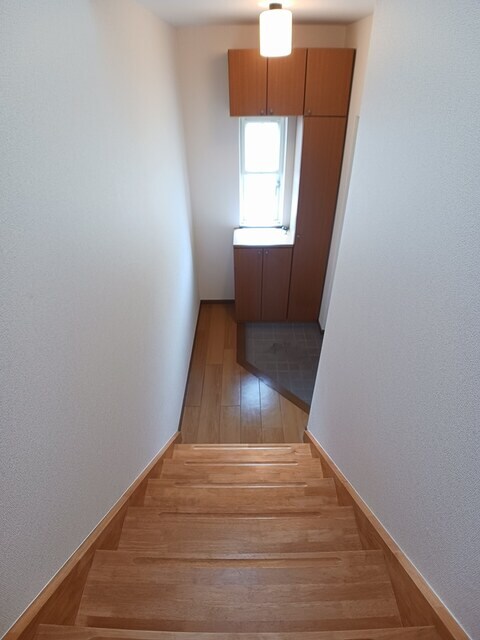 物件内観写真18　(玄関)
