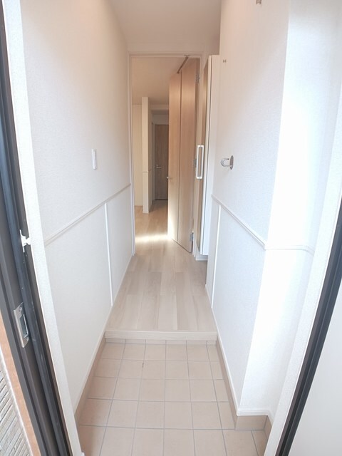 物件内観写真11　(玄関)