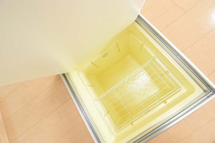 物件内観写真16　(床下収納)