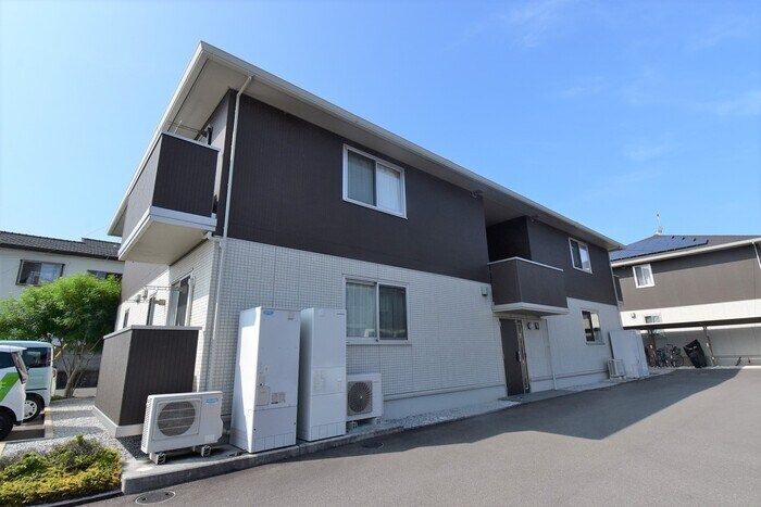 物件外観写真1　(建物外観)