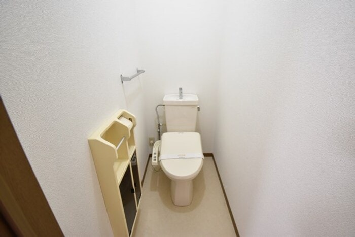 物件内観写真7　(温水洗浄暖房便座)