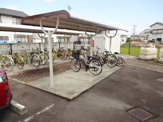 物件内観写真28　(駐輪場)