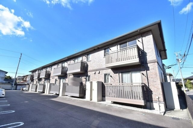 物件外観写真1　(建物外観)