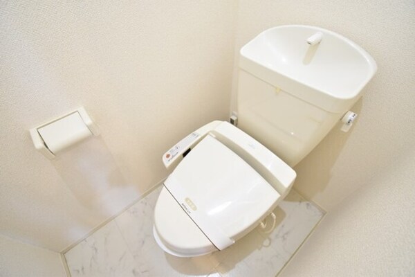 トイレ(温水洗浄暖房便座)
