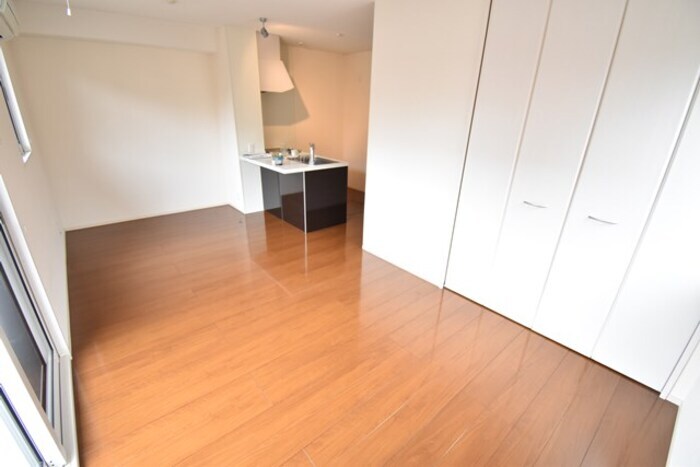 物件内観写真8　(ＬＤＫ１２帖)