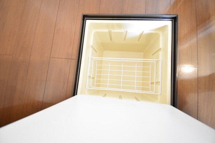 物件内観写真13　(床下収納)