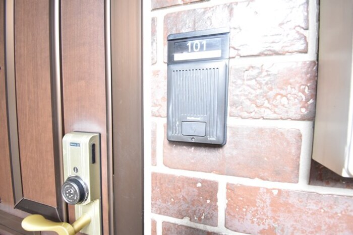 物件内観写真19　(玄関)