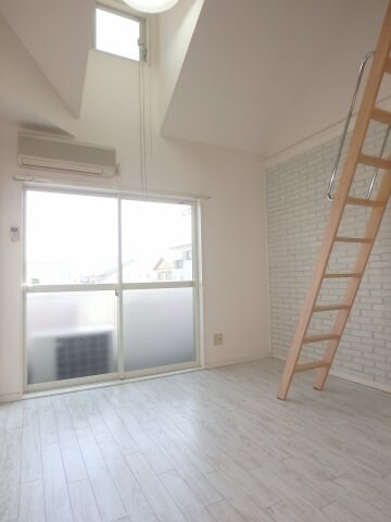 物件内観写真5　(居間)