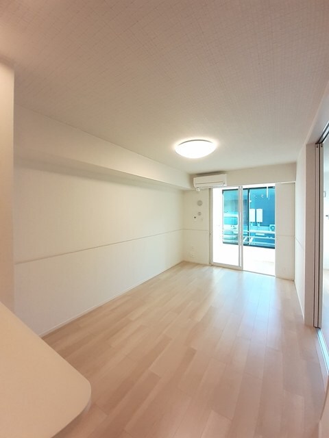 物件内観写真7　(居室・リビング)