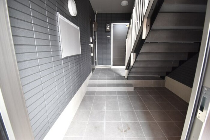 物件外観写真2　(エントランス)