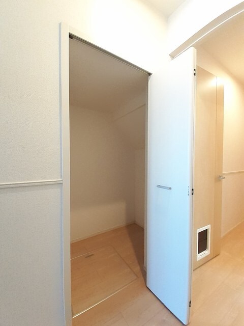 物件内観写真10　(収納)