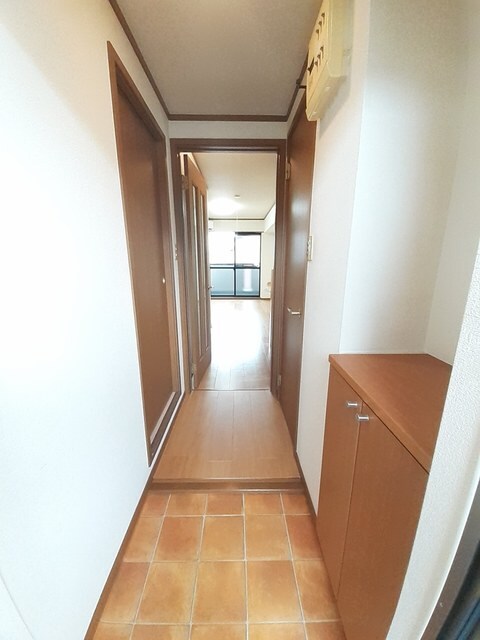 物件内観写真10　(玄関)