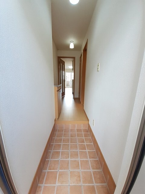 物件内観写真10　(玄関)