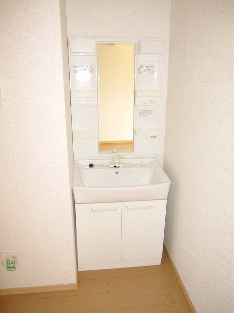 物件内観写真6　(洗面所)