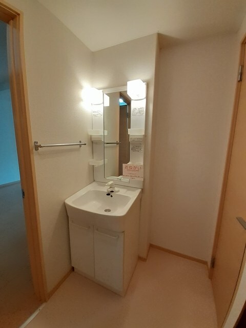 物件内観写真6　(洗面所)