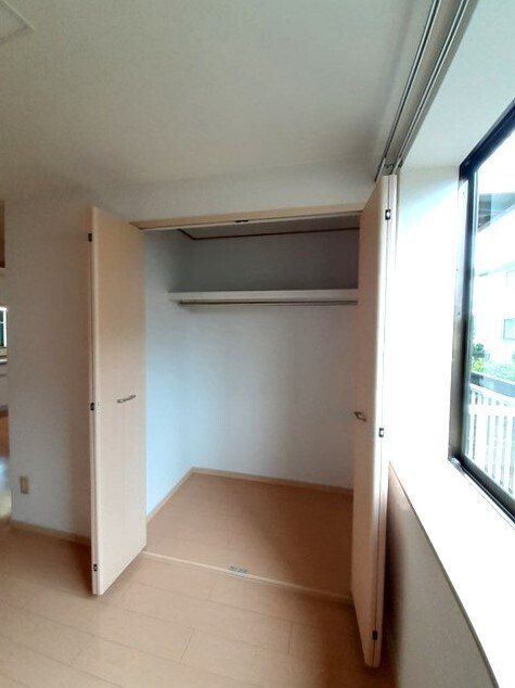 物件内観写真10　(収納)