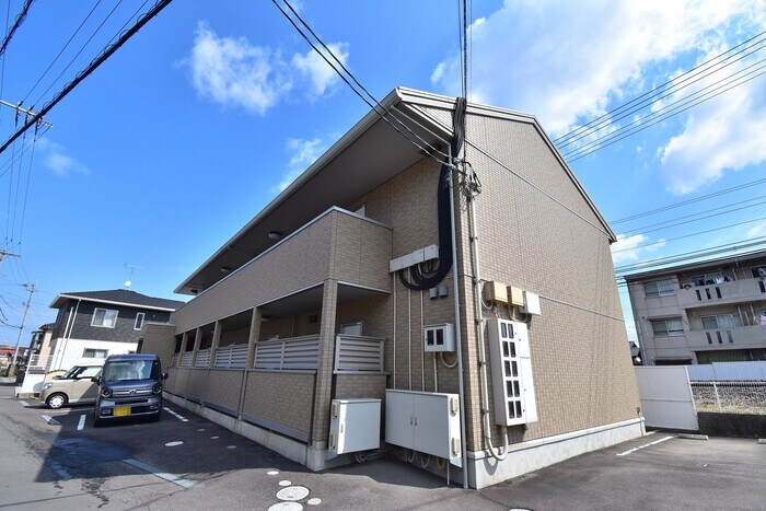 物件外観写真1　(建物外観)