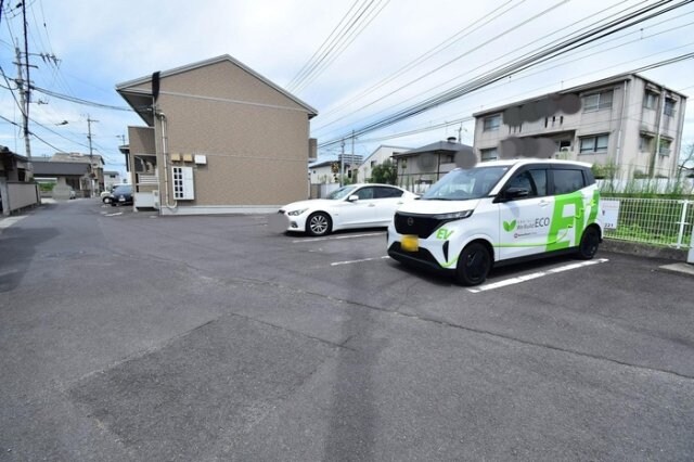物件外観写真2　(駐車場)