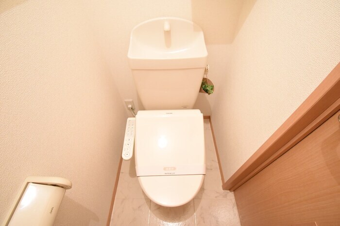 物件内観写真10　(温水洗浄暖房便座)