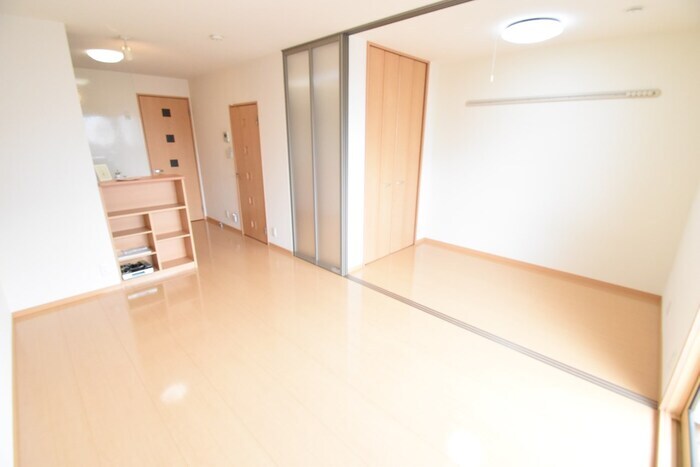 物件内観写真11　(ＬＤＫ１０．５帖～洋室３帖)