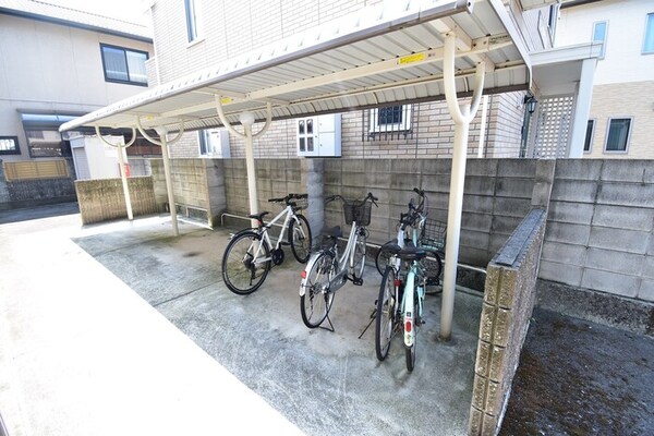 建物設備(駐輪場)