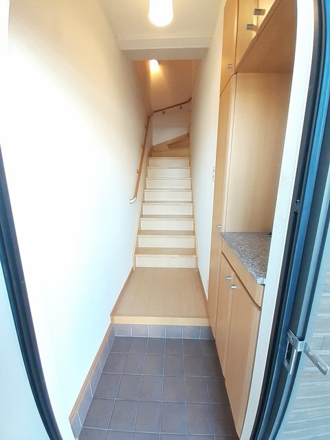 物件内観写真12　(玄関)