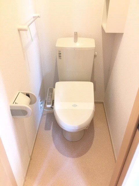 物件内観写真8　(トイレ)