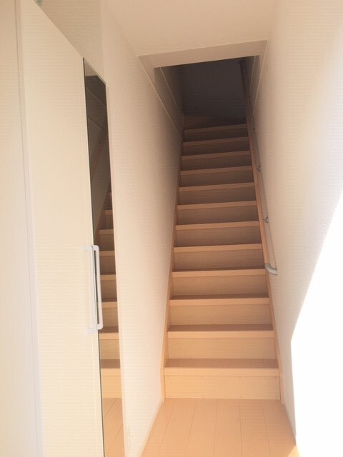 物件内観写真13　(玄関)