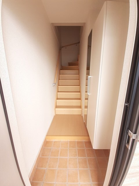 物件内観写真11　(玄関)